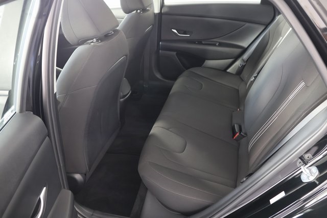 2023 Hyundai Elantra SEL photo 16