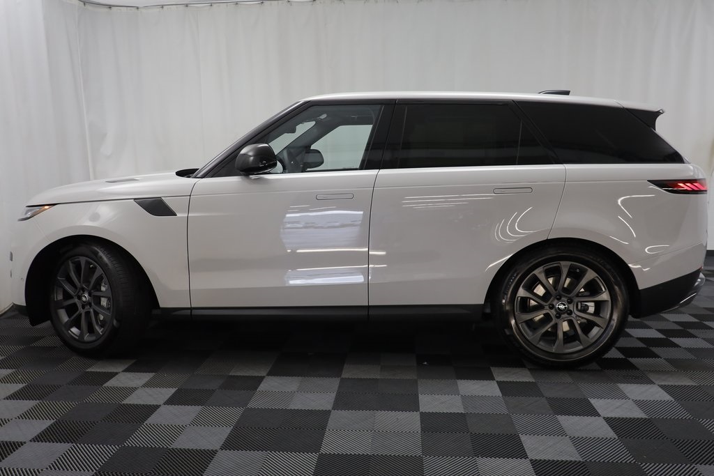 2025 Land Rover Range Rover Sport SE photo 4