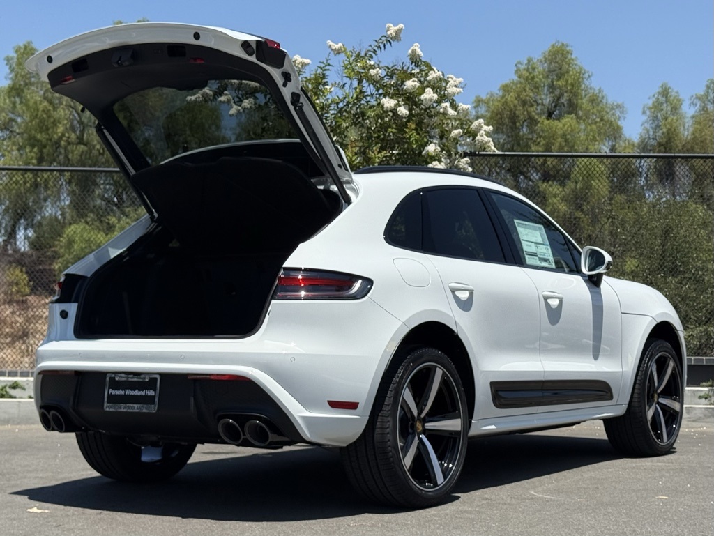 2025 Porsche Macan S photo 28