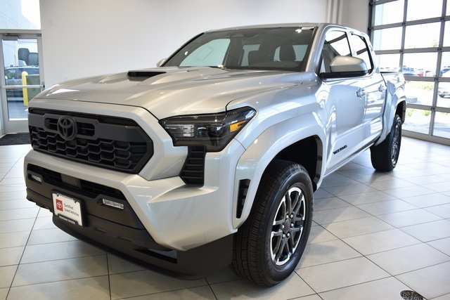 2025 Toyota Tacoma TRD Sport photo 4