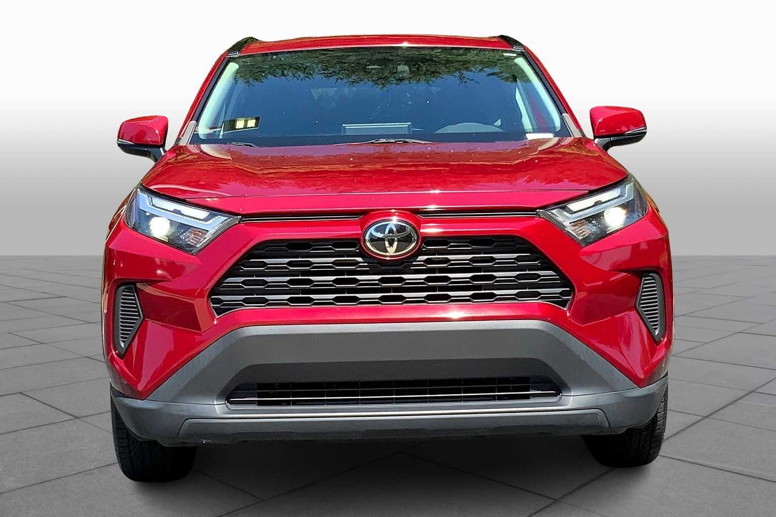 2023 Toyota RAV4 XLE photo 3