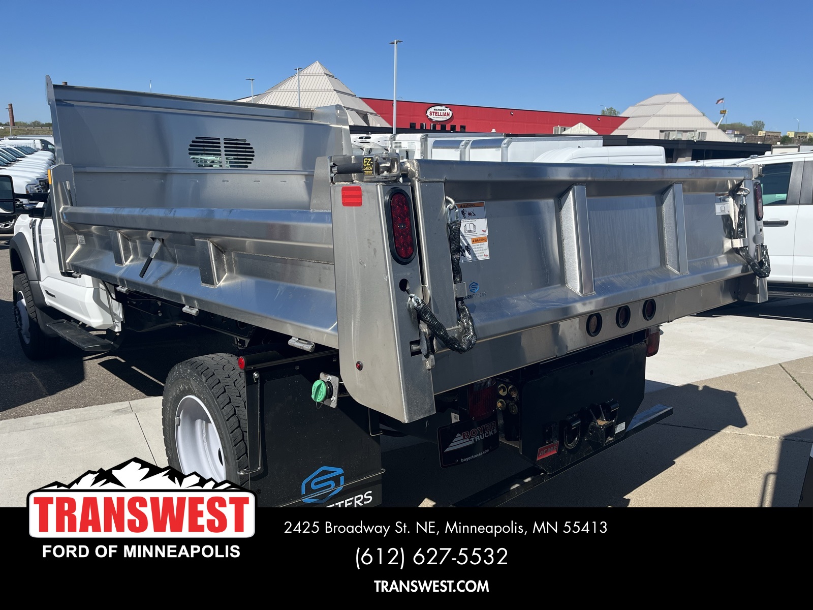 2024 Ford F-600 photo 3
