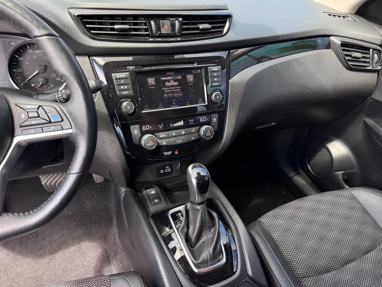 2022 Nissan Rogue Sport SV photo 19