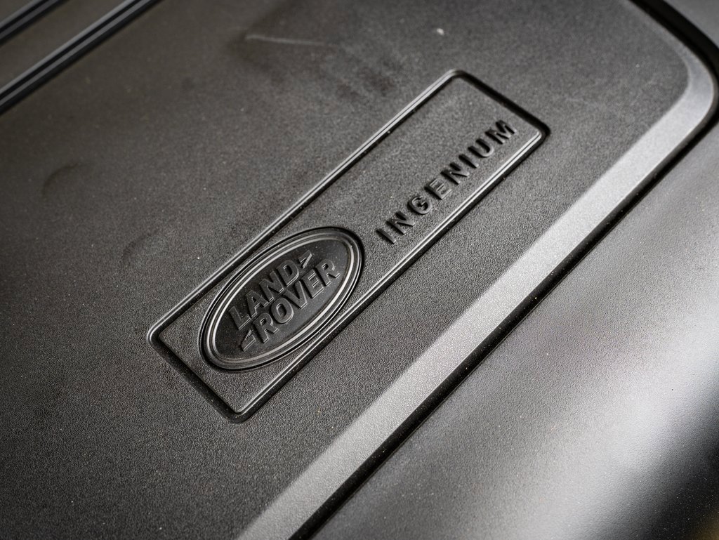 2025 Land Rover Discovery S photo 30