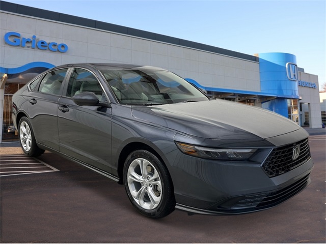 2025 Honda Accord LX photo 8