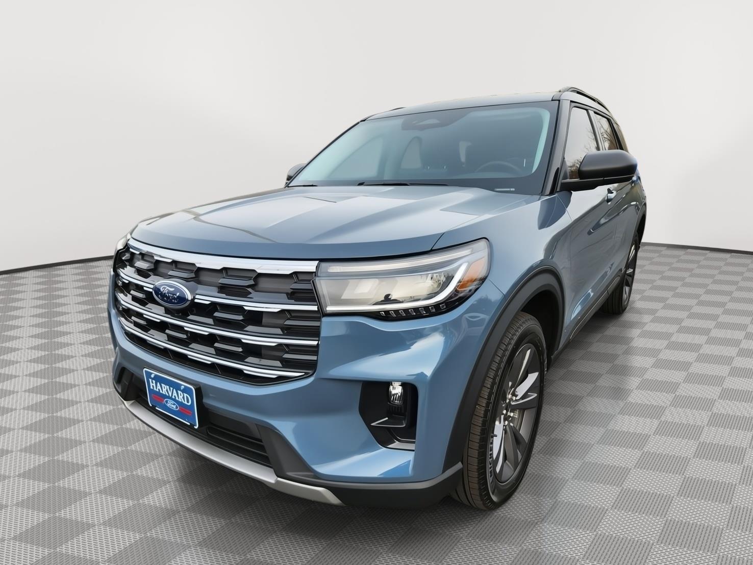 2025 Ford Explorer photo 2