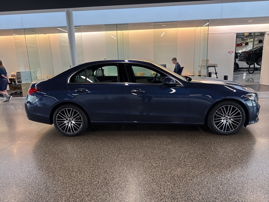 2025 Mercedes Benz C 300 photo 4