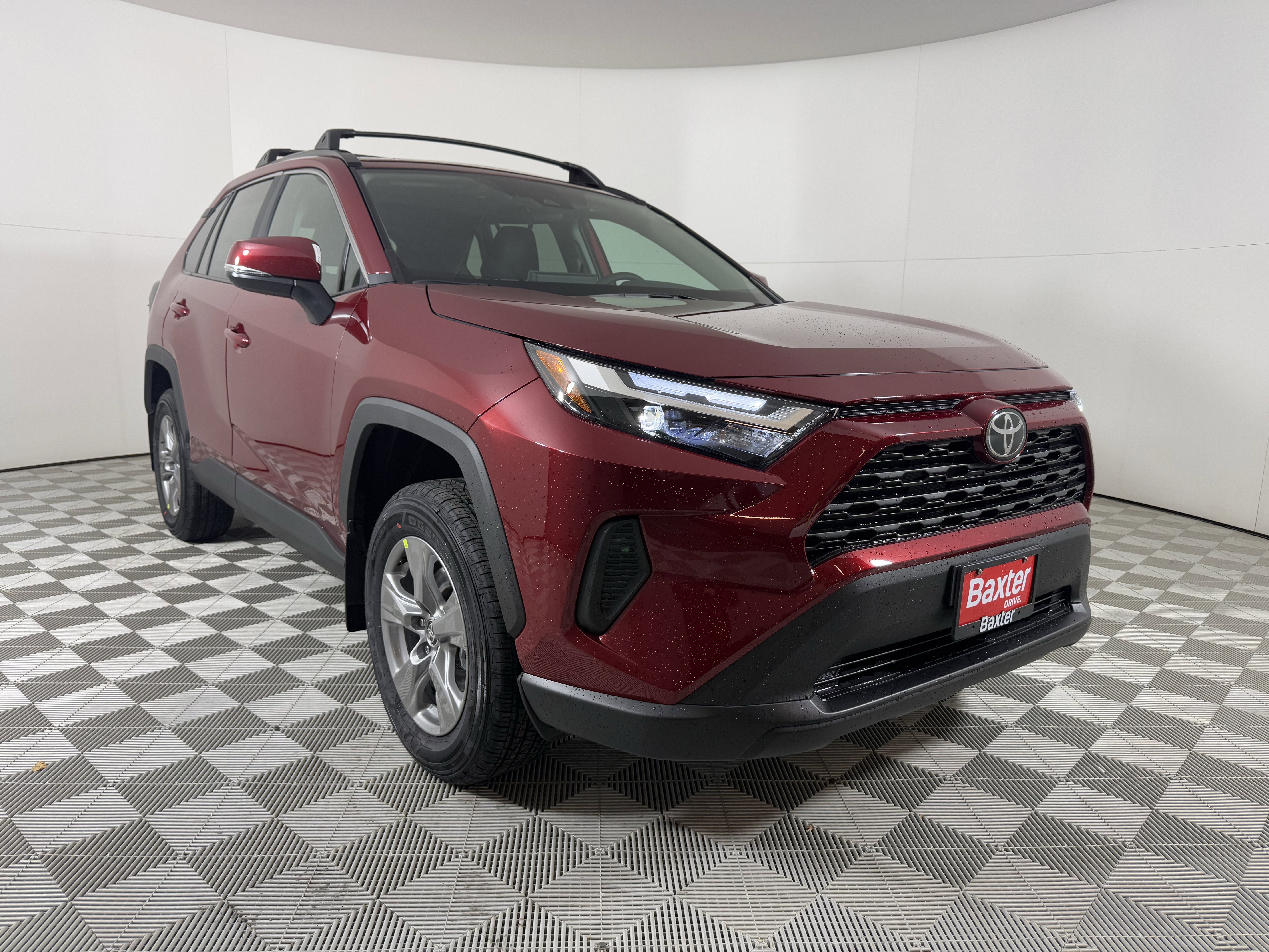 2025 Toyota RAV4 XLE's photo