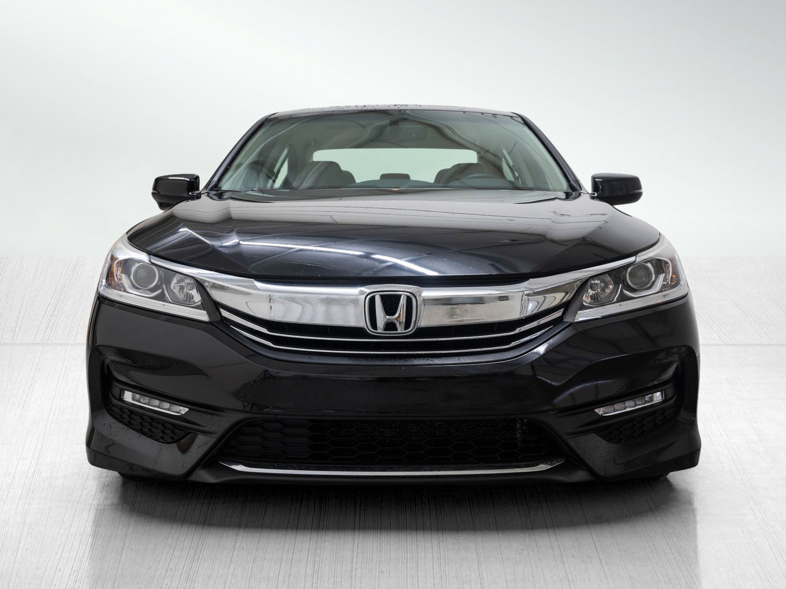 2017 Honda Accord EX-L photo 2