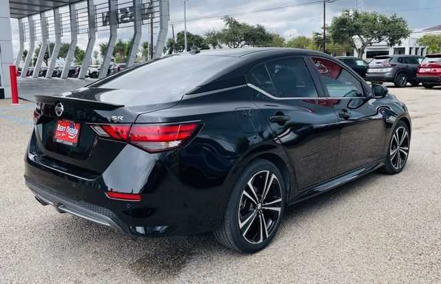 2022 Nissan Sentra SR photo 6