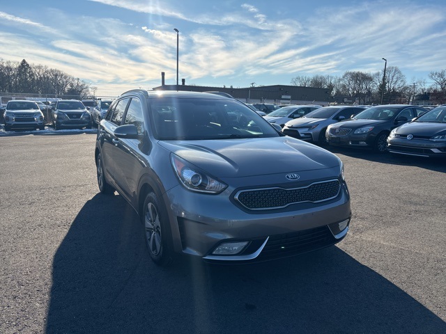 2017 Kia Niro EX's photo
