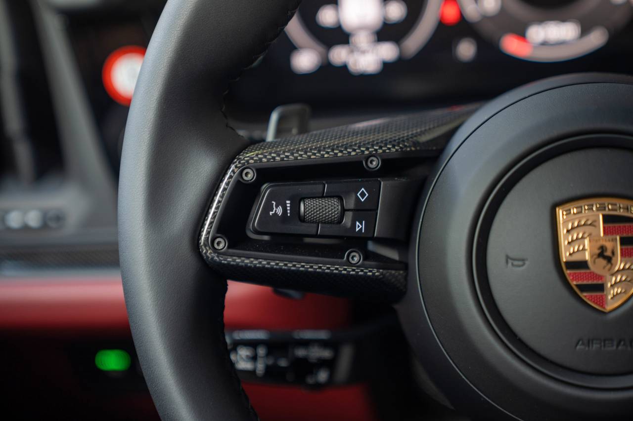 2025 Porsche Cayenne GTS photo 8