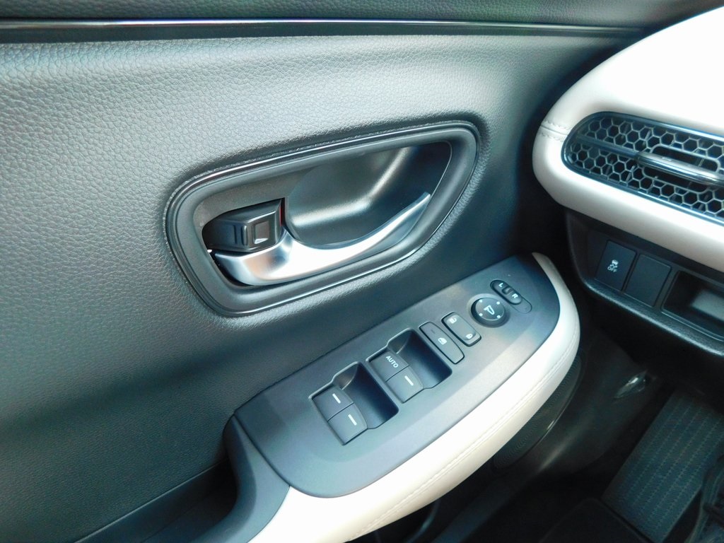 2026 Honda HR-V LX photo 23