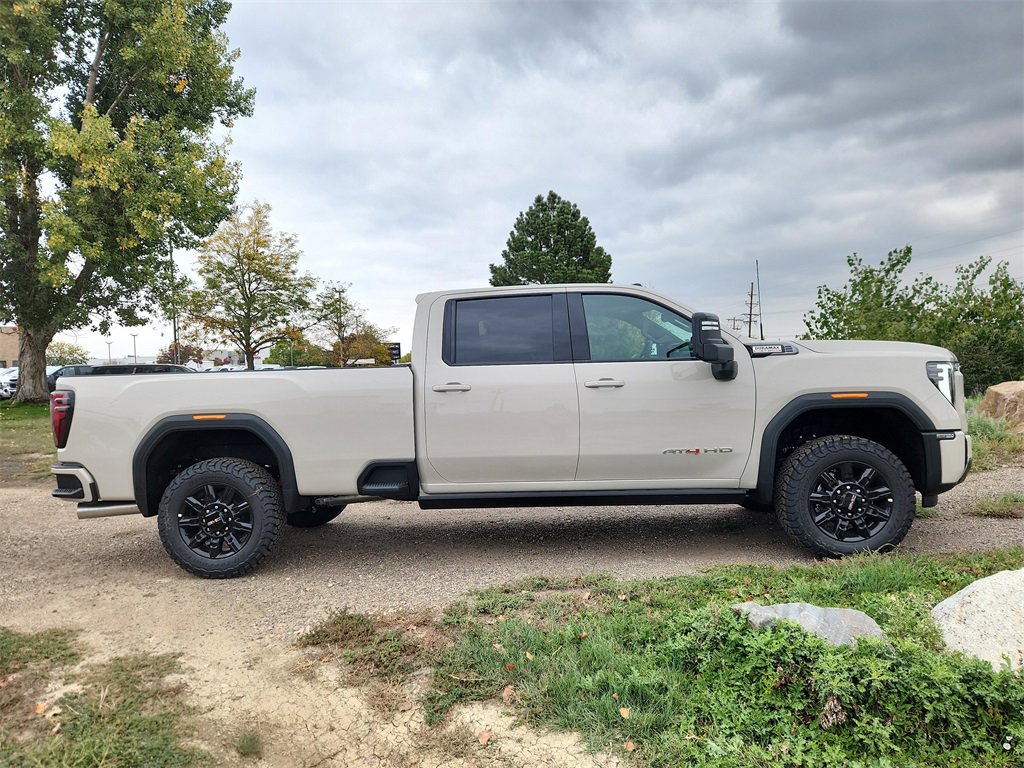 2026 Gmc Sierra 3500 HD AT4 photo 3