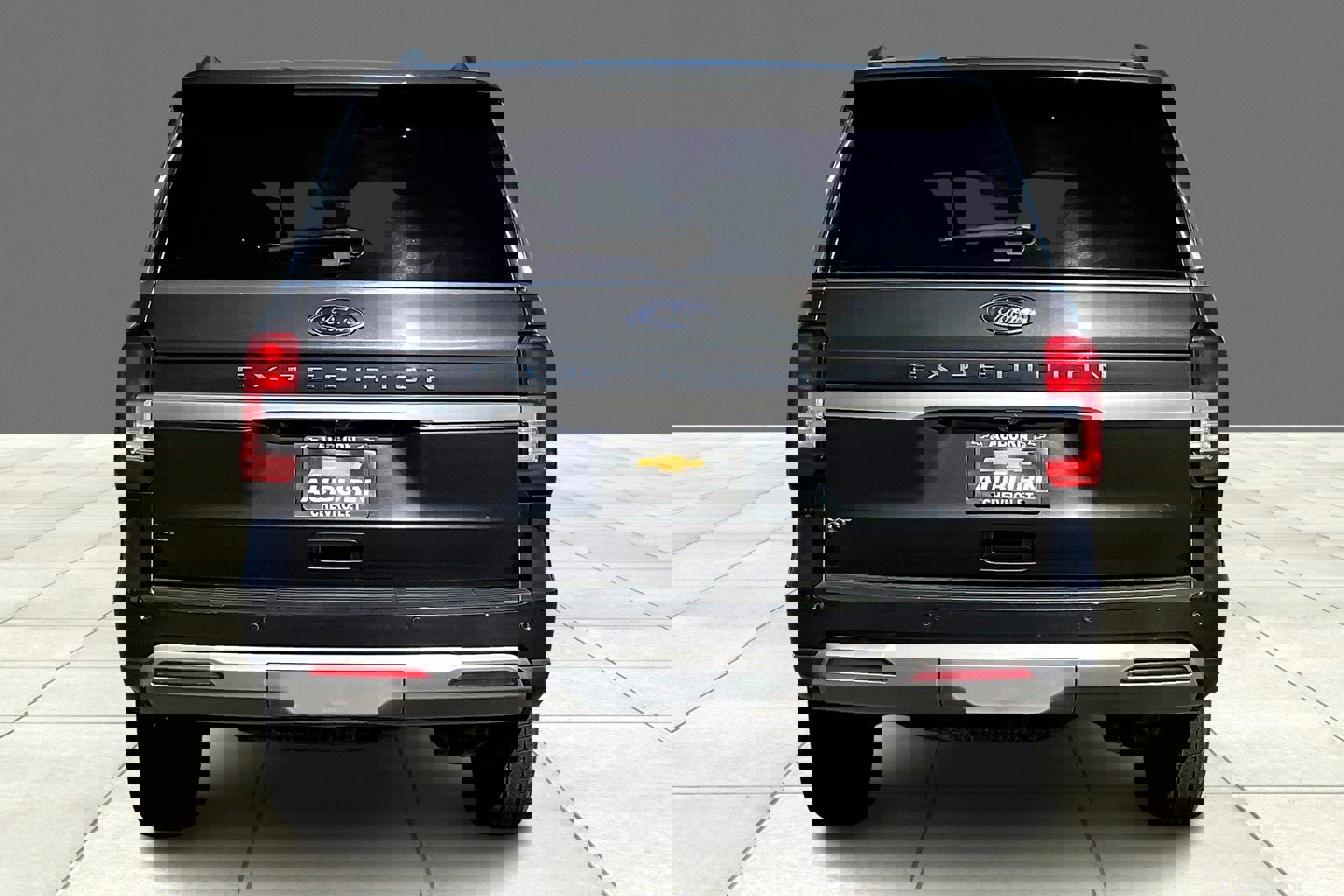 2022 Ford Expedition XLT photo 3