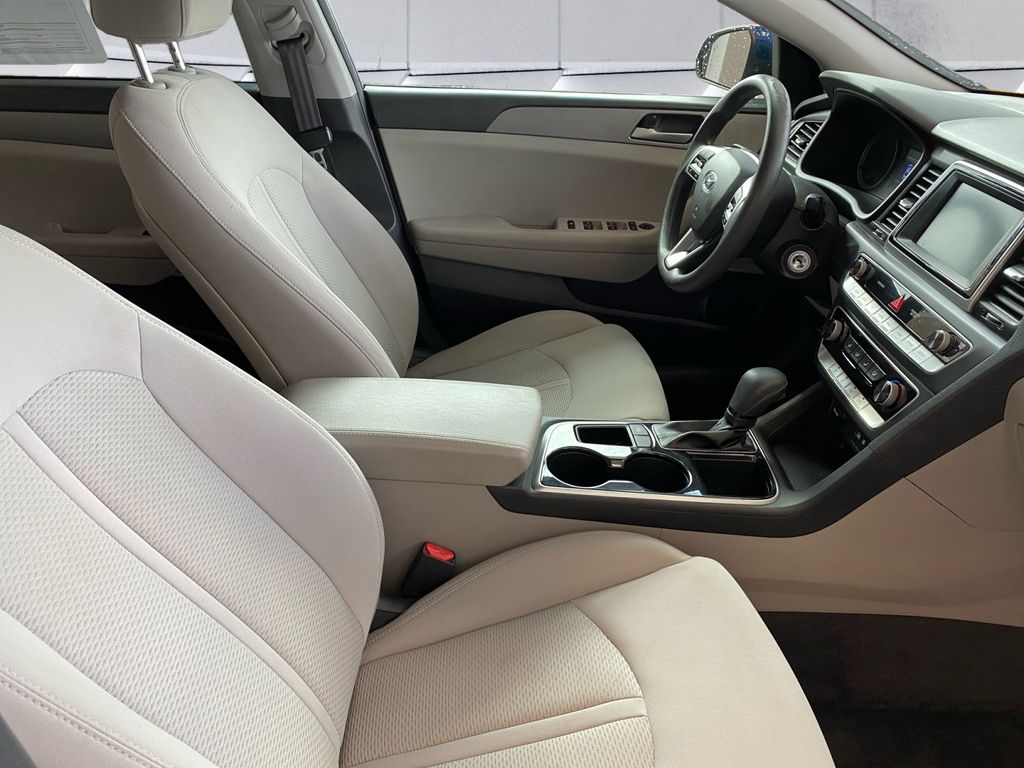 2019 Hyundai Sonata SE photo 13