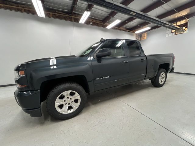 2018 Chevrolet Silverado 1500 LT2 photo 3