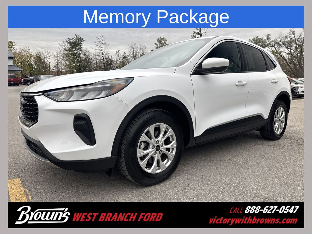 2023 Ford Escape Active's photo