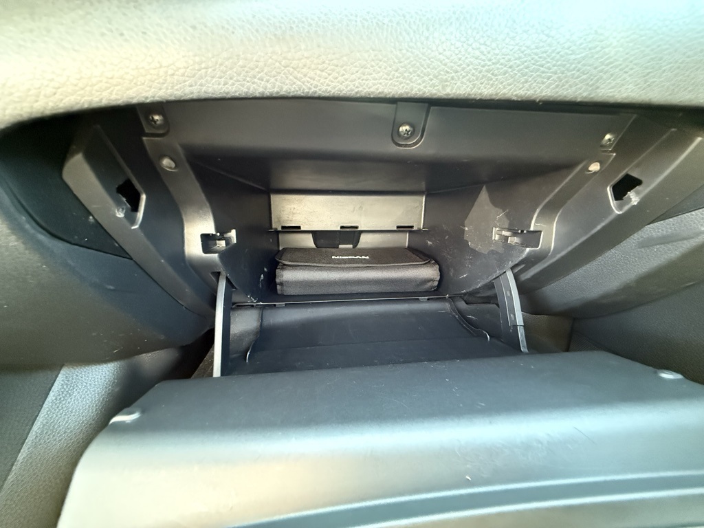2016 Nissan Sentra S photo 3