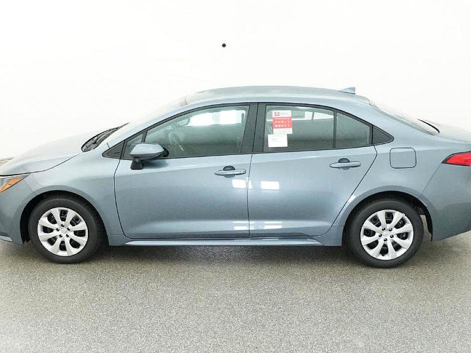 2025 Toyota Corolla LE photo 31