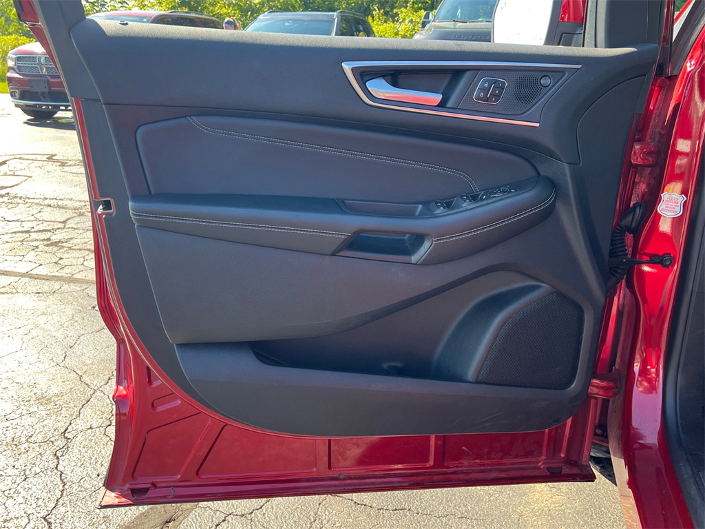 2024 Ford Edge Titanium photo 10