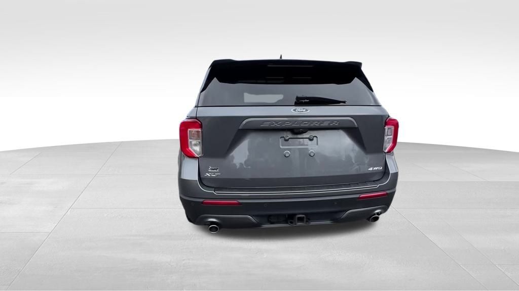 2022 Ford Explorer XLT photo 2