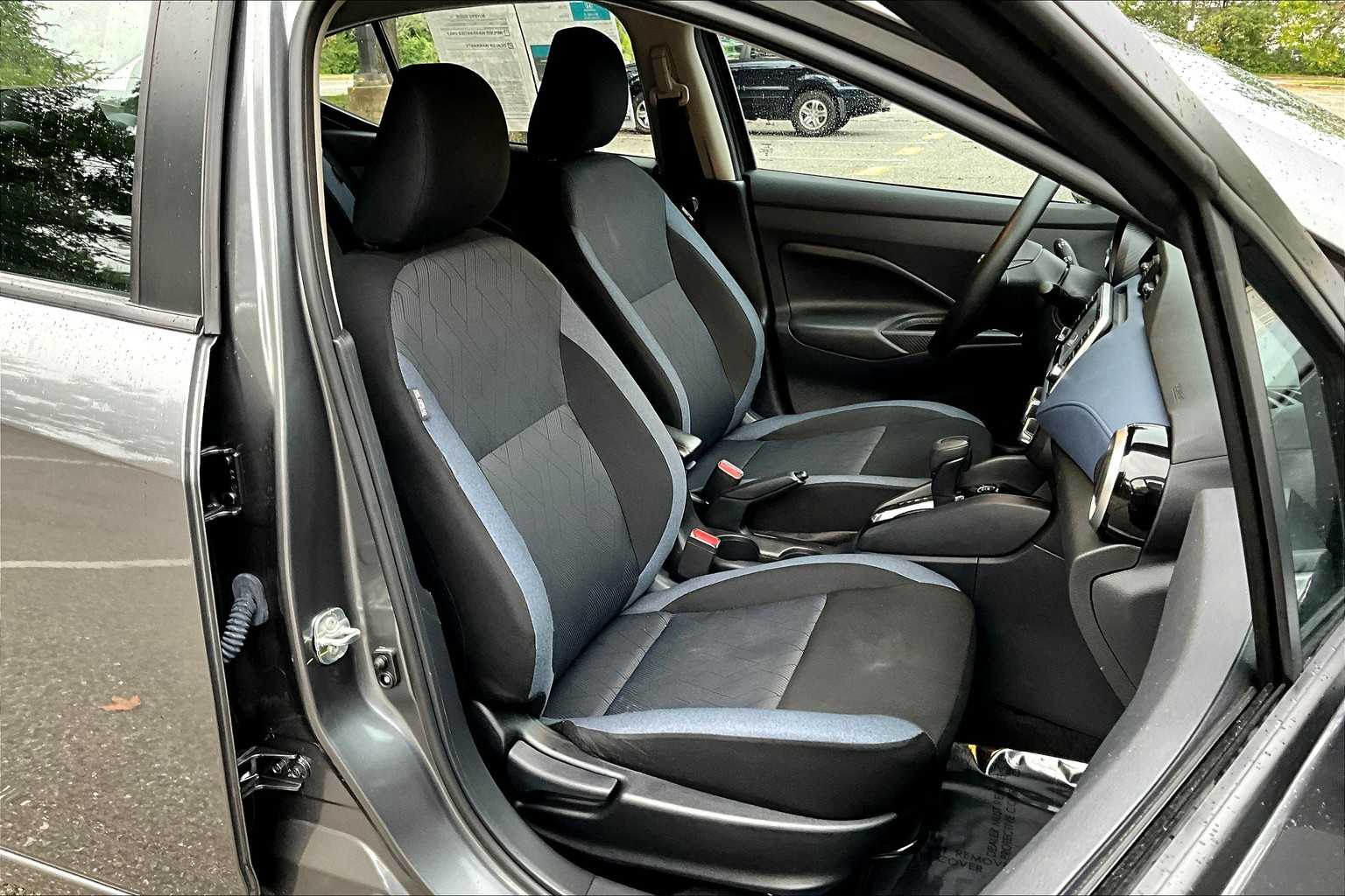 2024 Nissan Versa SV photo 8