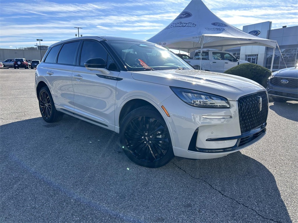 2023 Lincoln Corsair Base's photo