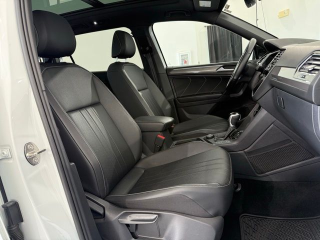 2023 Volkswagen Tiguan SE R-Line Black photo 31