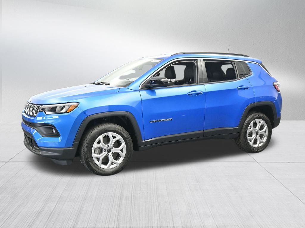 2025 Jeep Compass Latitude photo 2