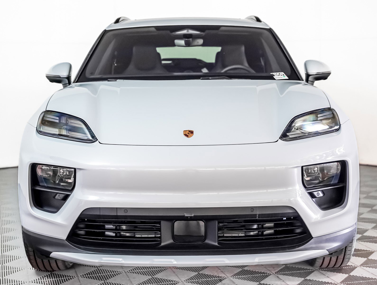 2025 Porsche Macan Electric photo 6