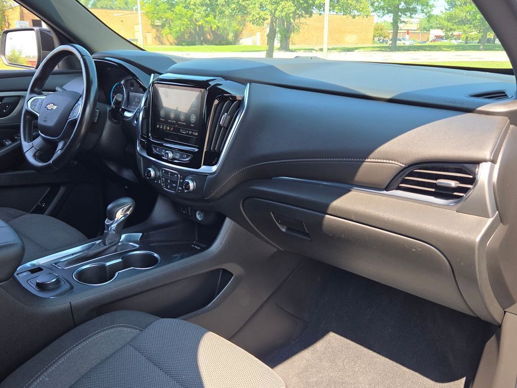 2022 Chevrolet Traverse Cloth photo 5