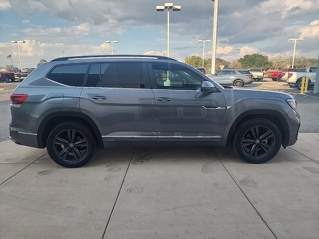 2021 Volkswagen Atlas V6 SE Technology R-Line photo 9