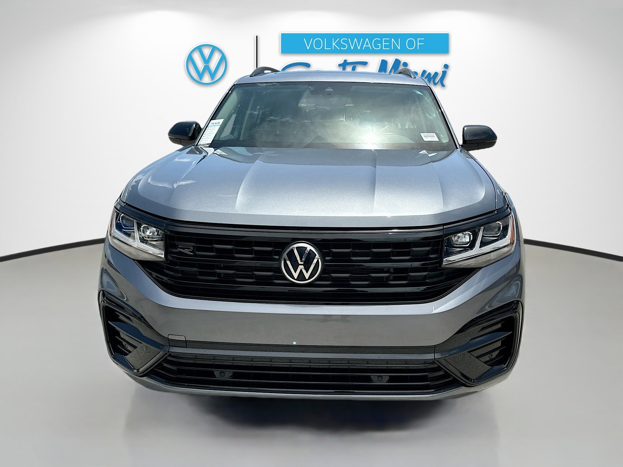 2022 Volkswagen Atlas V6 SEL R-Line photo 2
