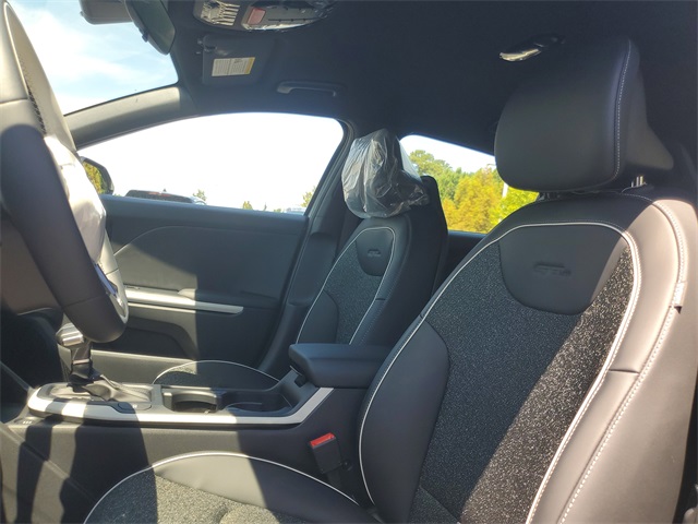 2025 Kia K4 GT-Line photo 14