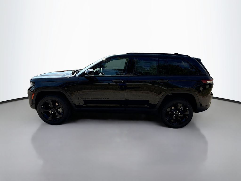 2025 Jeep Grand Cherokee Limited photo 3