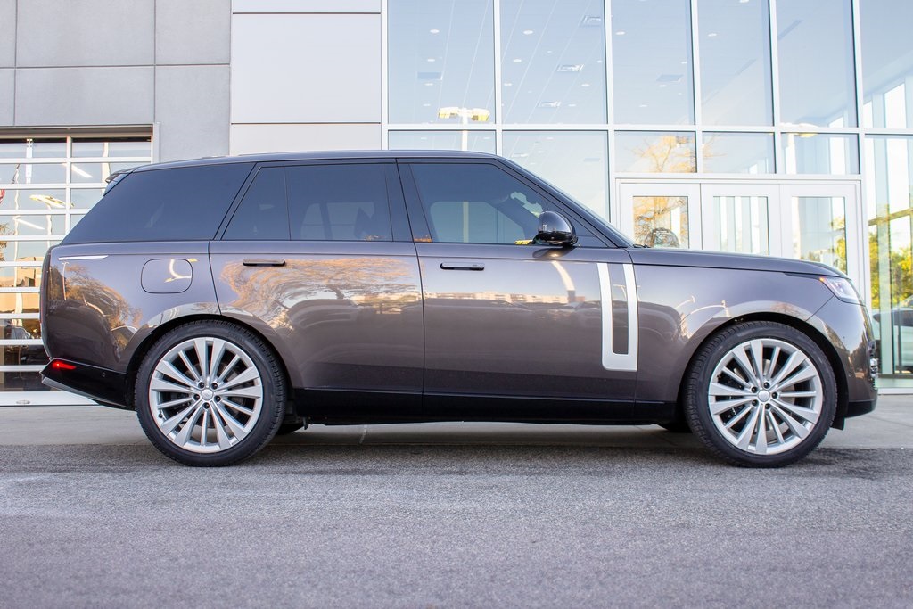2023 Land Rover Range Rover First Edition photo 3