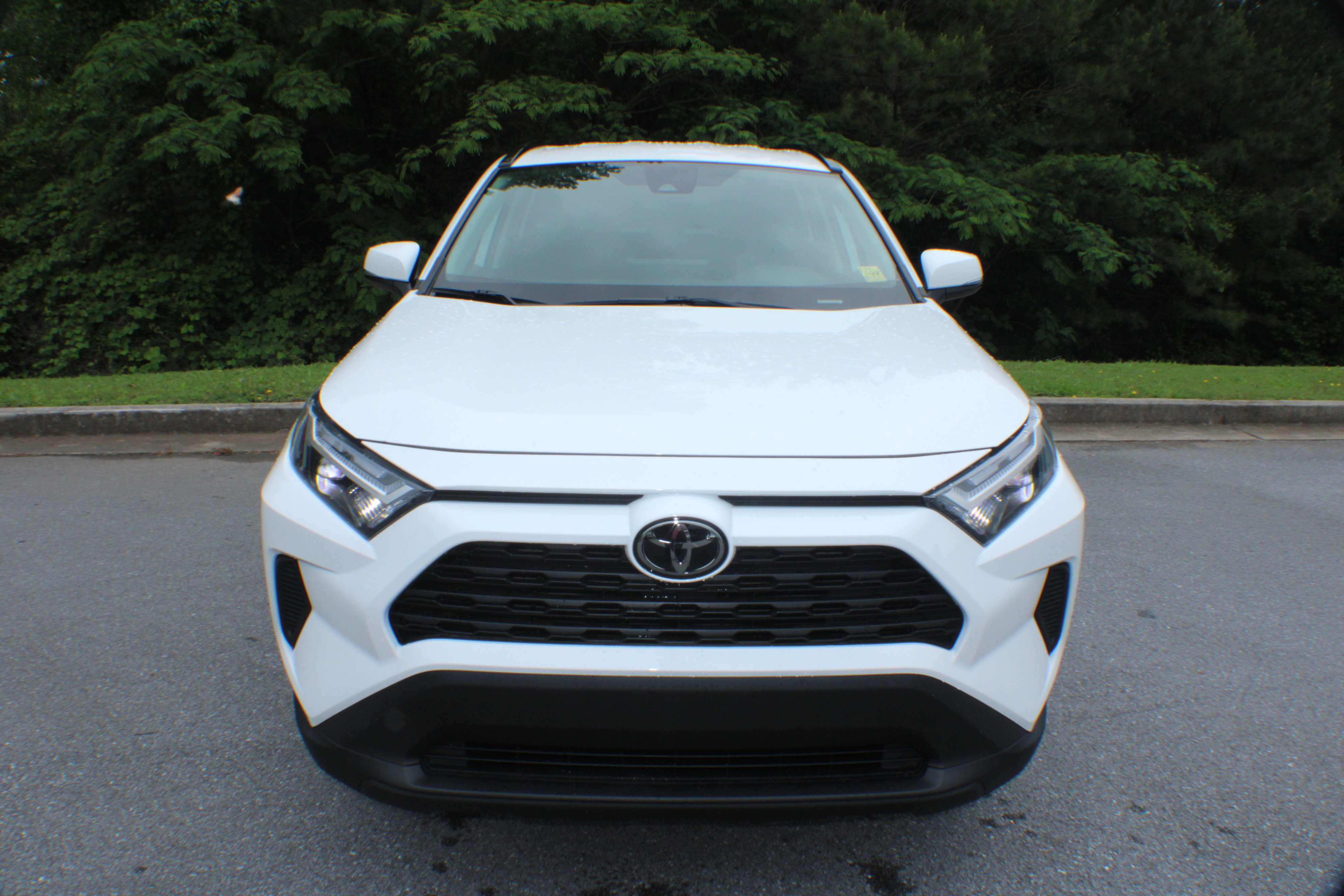 2024 Toyota RAV4 XLE photo 14