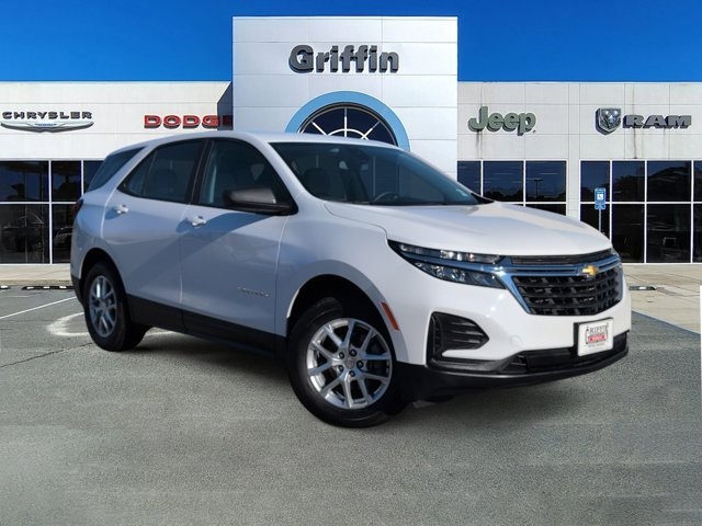 2024 Chevrolet Equinox LS's photo