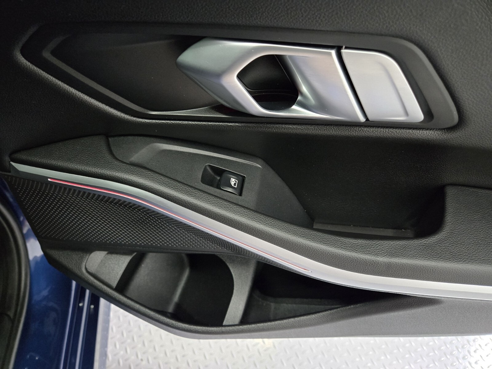 2023 Bmw 330e photo 17