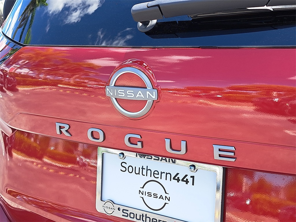 2026 Nissan Rogue SV photo 8