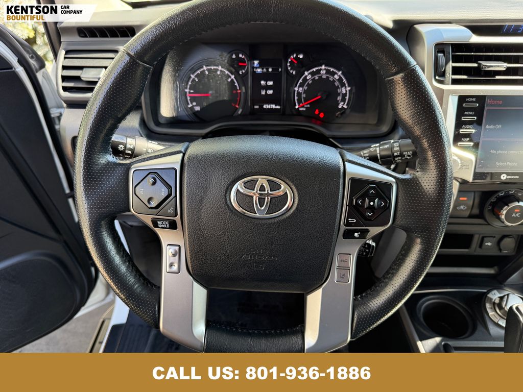 2024 Toyota 4Runner SR5 Premium photo 17