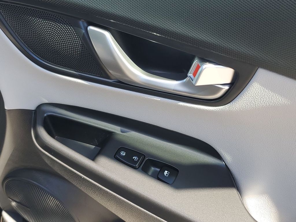 2023 Hyundai Kona Limited photo 44