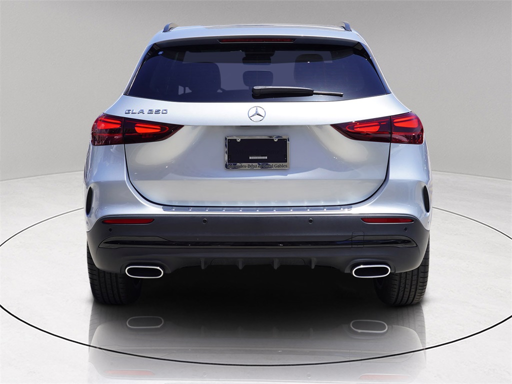 2025 Mercedes Benz GLA 250 photo 4