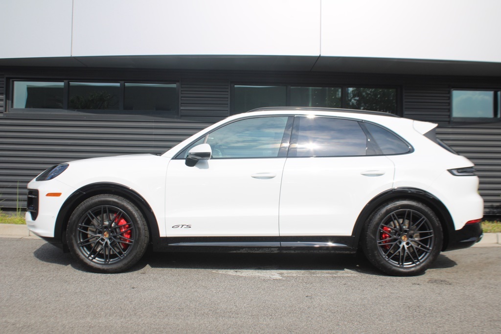 2025 Porsche Cayenne GTS photo 2
