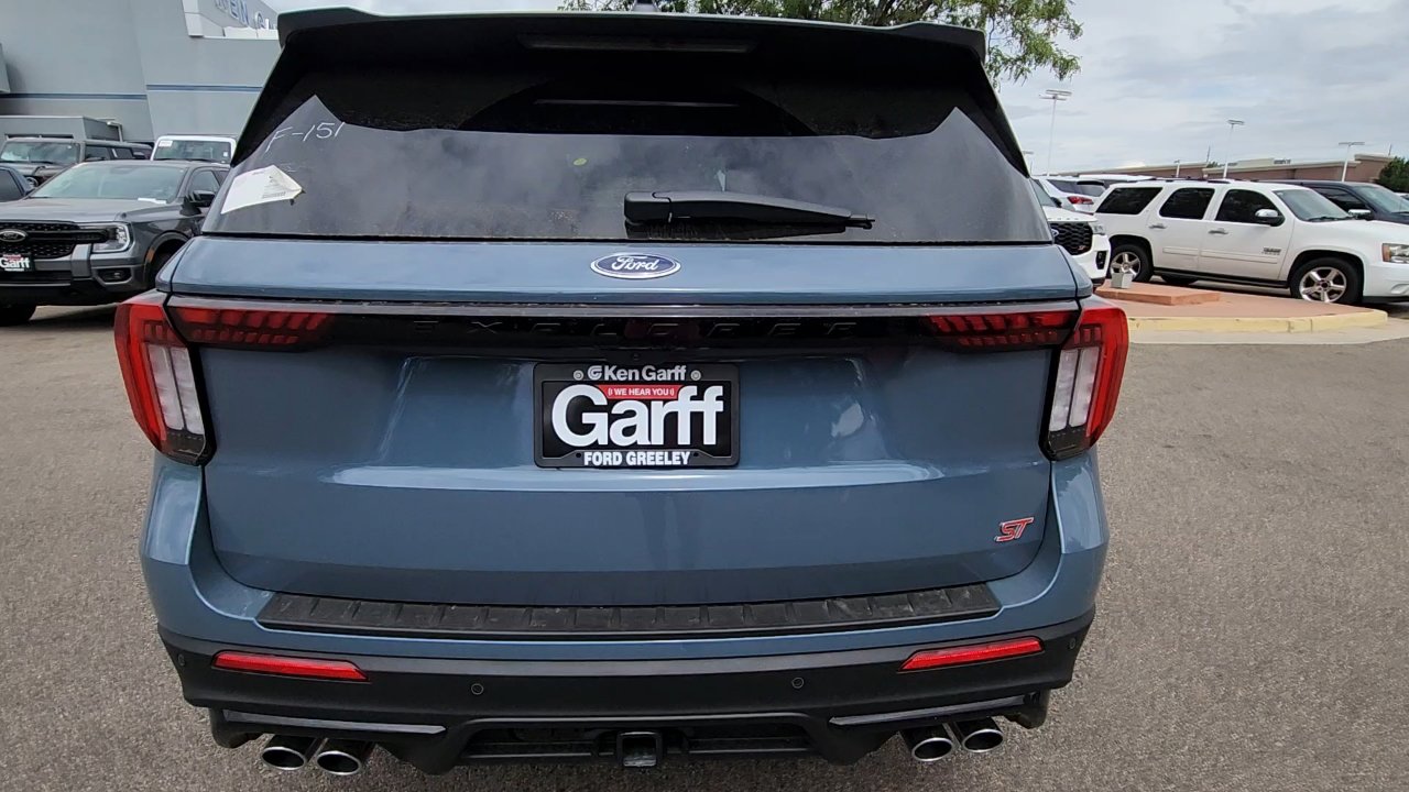 2025 Ford Explorer ST photo 28