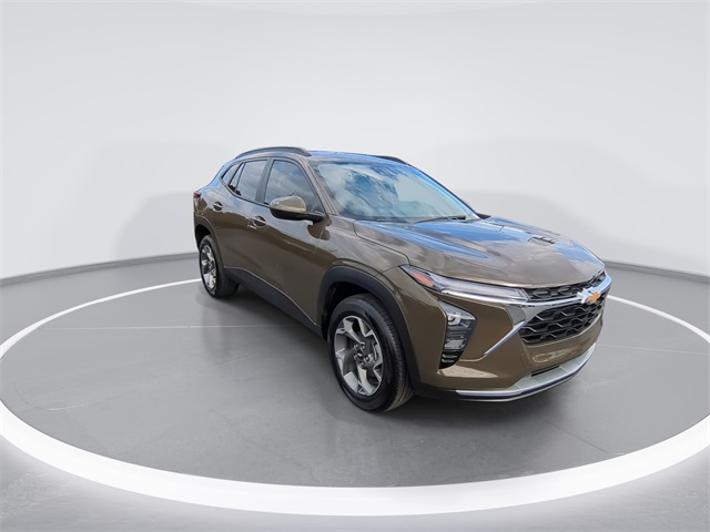 2024 Chevrolet Trax LT photo 2