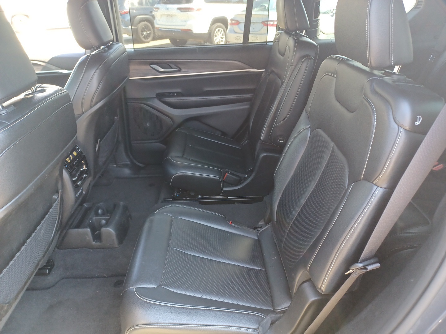 2024 Jeep Grand Cherokee Limited photo 7
