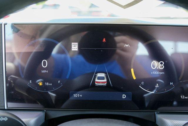 New 2025 Silver Hyundai SEL Convenience image 22