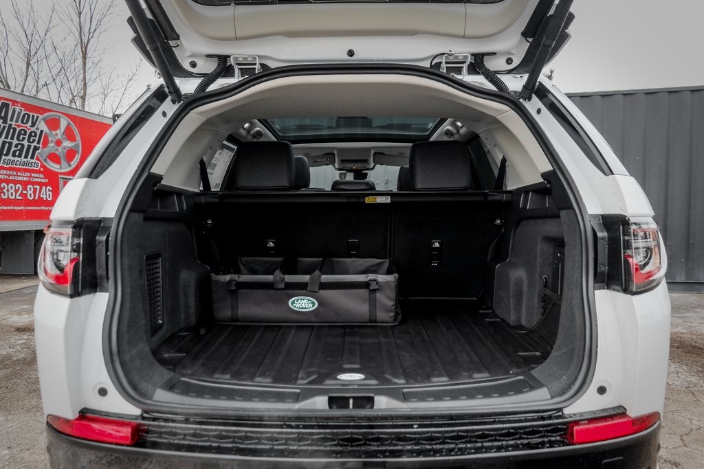 2025 Land Rover Discovery Sport S photo 8